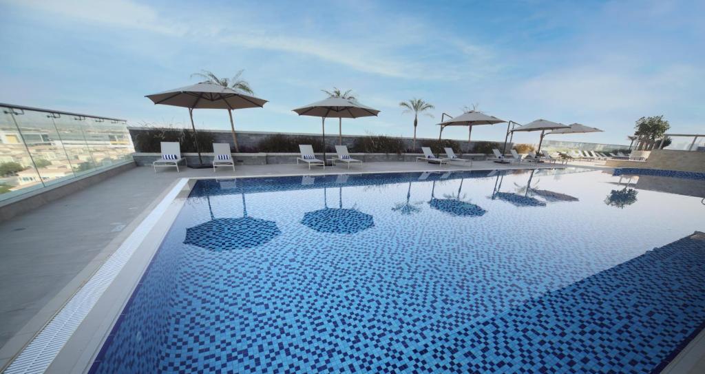 Novotel Jumeirah Village Triangle Dubai Exterior photo